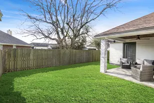 3931 Suncrest Dr, Groves, TX 77619 - Photo 22