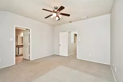 62 E Stedhill Loop, Conroe, TX 77384 - Photo 14