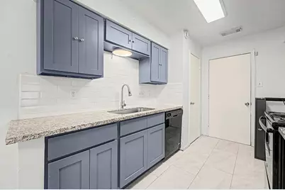 8334 Country View Drive, Houston, TX 77040 - Photo 6