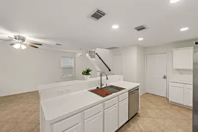 222 Blushwood Place, The Woodlands, TX 77382 - Photo 4