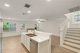 222 Blushwood Pl, The Woodlands, TX 77382 - Photo 6