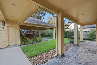 4616 Spruce Street, Bellaire, TX 77401 - Photo 44