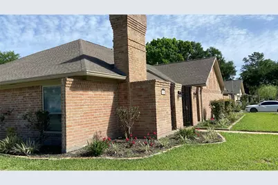 9126 Devoncroft Drive, Houston, TX 77031 - Photo 2