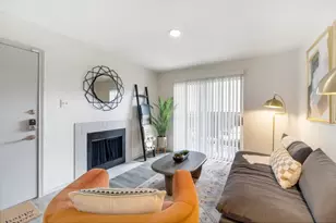 11715 S Glen Dr, Houston, TX 77099 - Photo 2