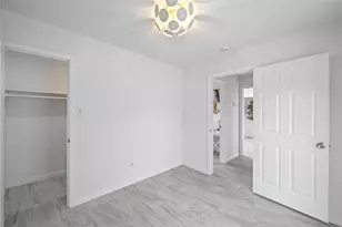 13114 White Heather Dr, Houston, TX 77045 - Photo 26