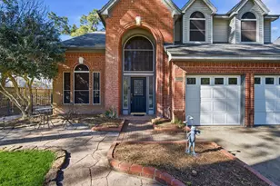 3203 Creek Manor Dr, Houston, TX 77339 - Photo 4