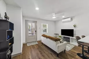 1224 Welch St, Houston, TX 77006 - Photo 4