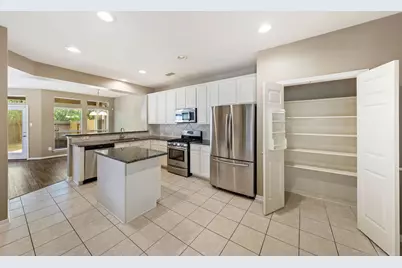 86 N Valley Oaks Circle, The Woodlands, TX 77382 - Photo 10