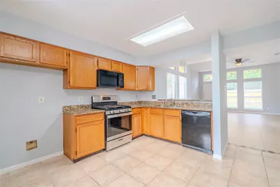 13710 Sablegarden Lane, Houston, TX 77014 - Photo 10