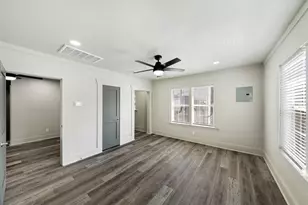 211 N Milby St, Houston, TX 77003 - Photo 1