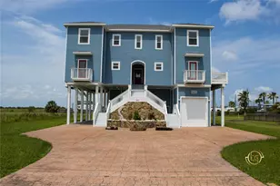18111 Shaman Dr, Galveston, TX 77554 - Photo 2