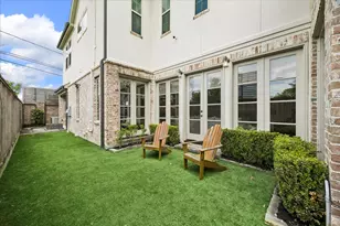 8566 Forum Dr, Houston, TX 77055 - Photo 2