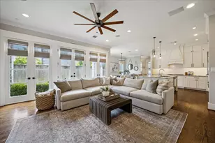 8566 Forum Dr, Houston, TX 77055 - Photo 10