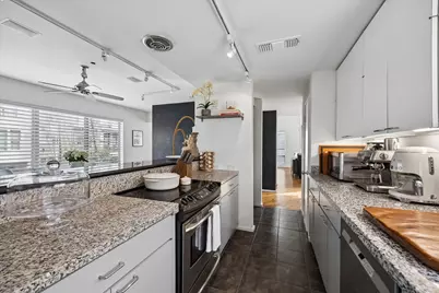 5003 Blossom Street, Houston, TX 77007 - Photo 14