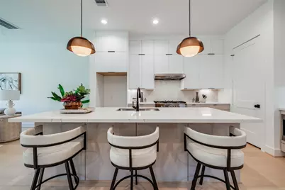 814 W 17th Street, Houston, TX 77008 - Photo 8