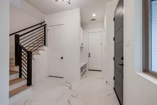 814 W 17th St, Houston, TX 77008 - Photo 2