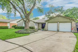 9510 Huntington Way Dr, Houston, TX 77099 - Photo 2