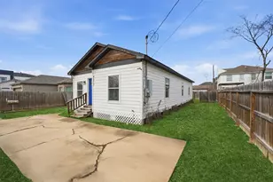 4217 Sterling St, Houston, TX 77051 - Photo 2