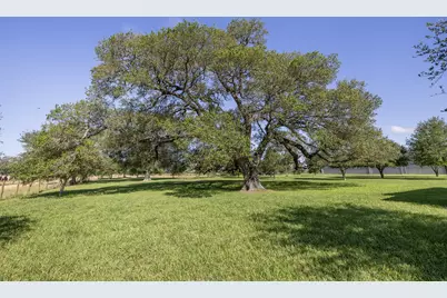 1195 County Road 161, Rock Island, TX 77470 - Photo 22