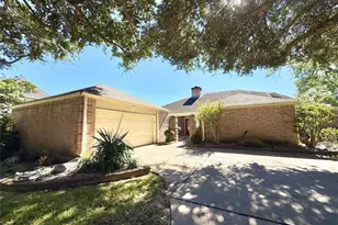 3915 Pleasant Valley Dr, Missouri City, TX 77459 - Photo 2