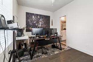 2210 Lou Ellen Ln, Houston, TX 77018 - Photo 16