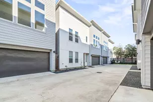 2210 Lou Ellen Ln, Houston, TX 77018 - Photo 2