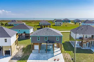 4406 Whaler Ln, Crystal Beach, TX 77650 - Photo 4