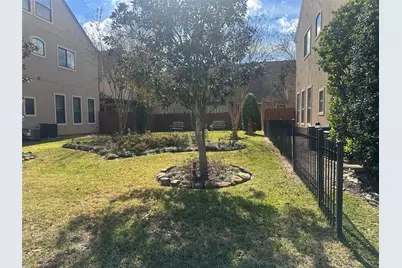 11627 Royal Oaks Trce Trace #11627, Houston, TX 77082 - Photo 2