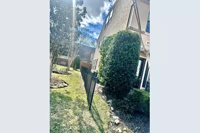 11627 Royal Oaks Trce Trace #11627, Houston, TX 77082 - Photo 12