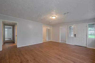 4906 Larkspur Street, Houston, TX 77033 - Photo 2