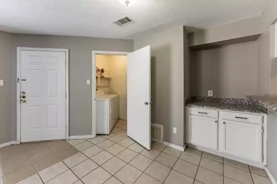 2402 Sycamore Avenue #D2, Huntsville, TX 77340 - Photo 10