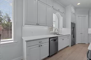 18607 Barbuda Ln, Nassau Bay, TX 77058 - Photo 10