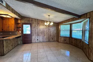 106 W Prairie Ave, Eagle Lake, TX 77434 - Photo 16