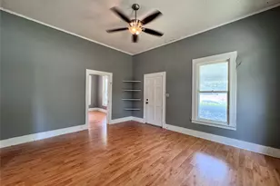 106 W Prairie Ave, Eagle Lake, TX 77434 - Photo 4