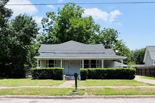 106 W Prairie Ave, Eagle Lake, TX 77434 - Photo 1