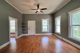 106 W Prairie Ave, Eagle Lake, TX 77434 - Photo 2