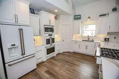 1493 County Road 291, Sargent, TX 77414 - Photo 4