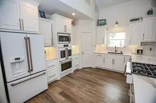 1493 County Rd 291, Sargent, TX 77414 - Photo 4