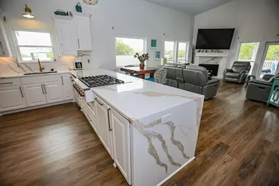 1493 County Road 291, Sargent, TX 77414 - Photo 6