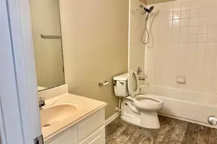 13107 Lawsons Creek Ln, Houston, TX 77072 - Photo 16