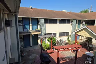 301 Avondale St, Houston, TX 77006 - Photo 2