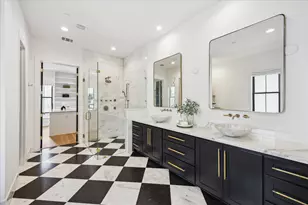 819 Blackshire Ln, Houston, TX 77055 - Photo 16