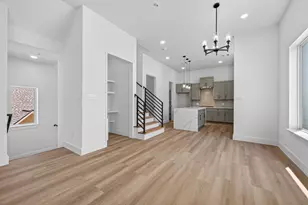 1103 Wilson St, Houston, TX 77019 - Photo 2