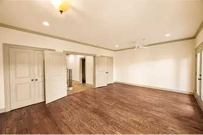 1655 Castle Ct, Houston, TX 77006 - Photo 12