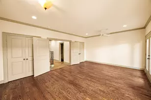 1655 Castle Ct, Houston, TX 77006 - Photo 12