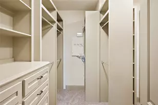 1655 Castle Ct, Houston, TX 77006 - Photo 28