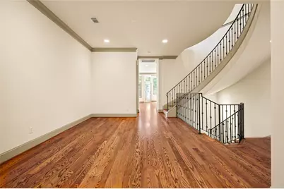 1655 Castle Ct, Houston, TX 77006 - Photo 16