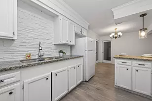 7718 Morley St, Houston, TX 77061 - Photo 2