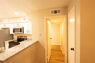 2021 Spenwick Dr, Houston, TX 77055 - Photo 6