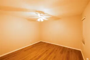 2021 Spenwick Dr, Houston, TX 77055 - Photo 10